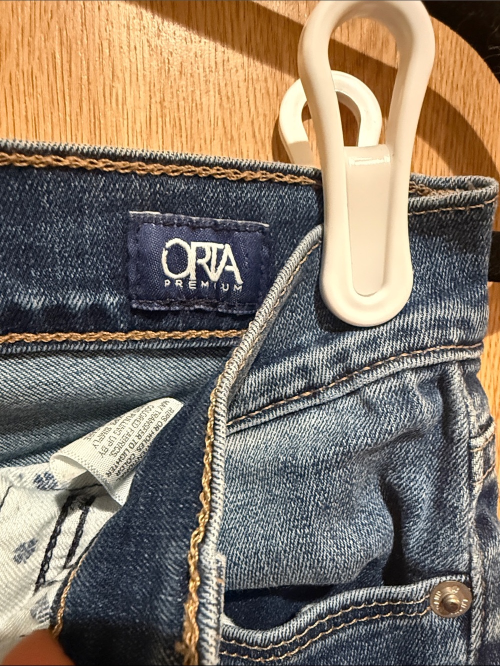Lucky Brand Sweet Straight Medium Blue Jeans - Picture 4 of 5